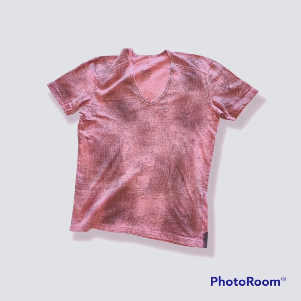 C-IN2, Pink V neck t-shirt